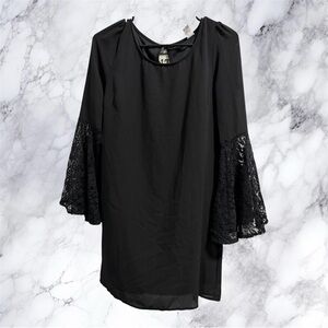 GiBiu Black Long Sleeve Knee Length Dress with Lace Bell Sleeves size M